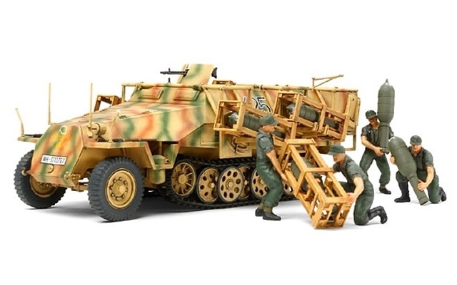 Tamiya 1/35 German Sd.Kfz. 251/1 Ausf. D