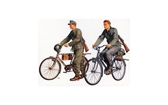 Tamiya 1/35 German Soldiers with Bicycles