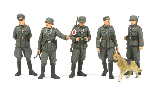 Tamiya 1/35 German Field Military Police - WWII