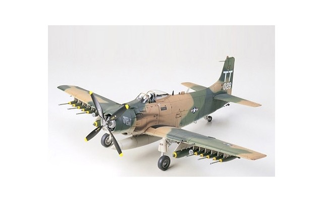 Tamiya 1/48 Douglas A-1J Skyraider US Air Force
