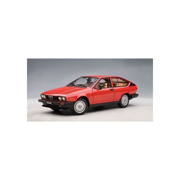 AutoArt 1/18 Alfa Romeo "ALFETTA" GTV 2.0 1980 - RED