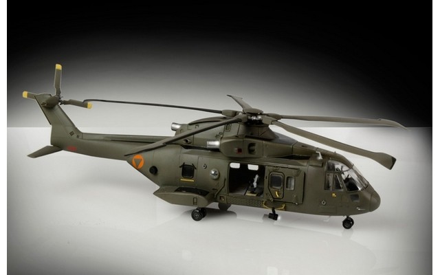 Italeri 1/72 Agusta Westland AW101 "Skyfall"