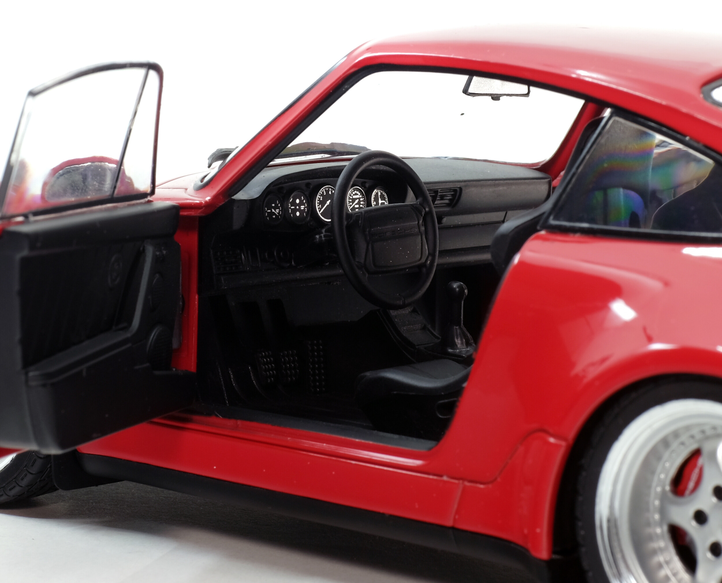 1:18 Porsche 911 964 Carrera 4 Targa - 1990 - Rouge - Edition limitée